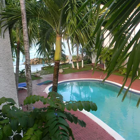 Chrisanns Beach Villa Serene